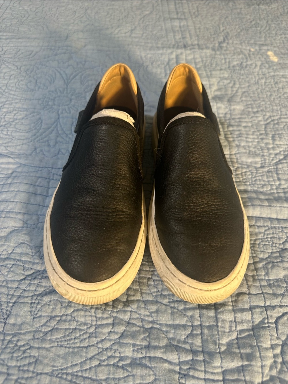 UGG Womens Sz 5.5 Alameda Slip-On Sneakers  Black Leather